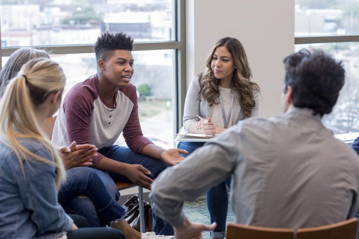 a mixed gender group therapy session